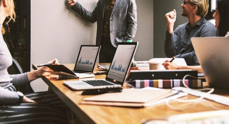 The Most Differentiated B2B Teams Will Use Less AI, Not More: Why Strategic Restraint Wins in the Age of Automation